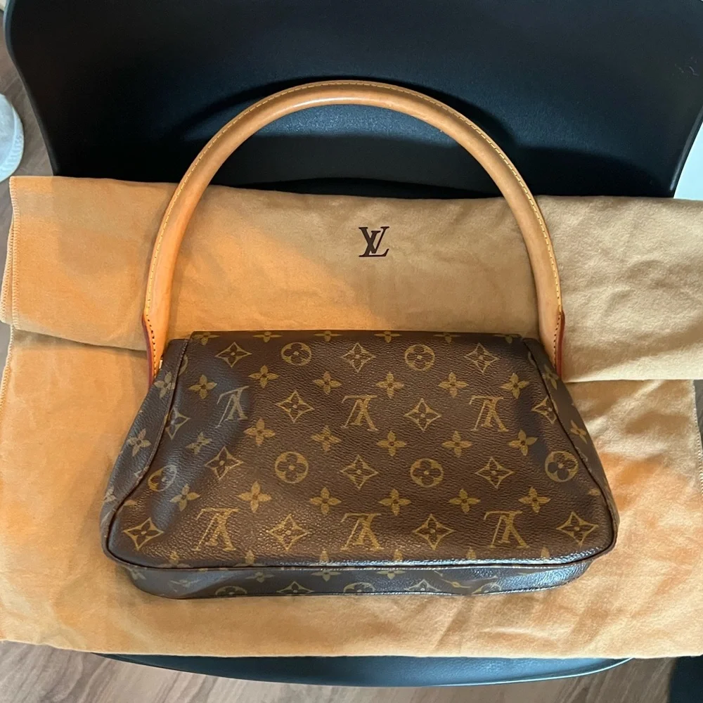 Vintage Louis Vuitton Monogram Printed Leather Shoulder Bag - Picture 4 of 17
